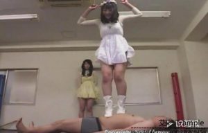 日本艾足_BO-213美女疯狂踩踏~踢肋骨~踢脸_在线高清视频播放_字母网社区